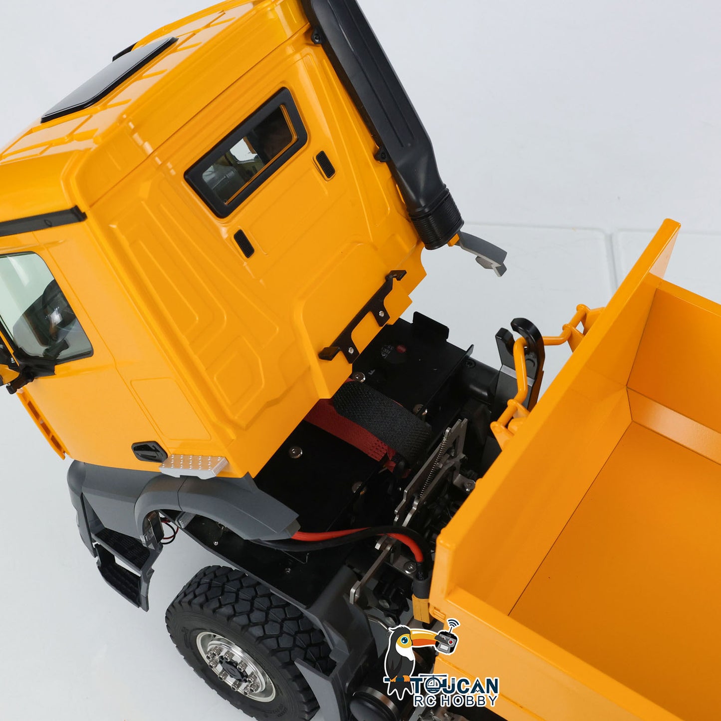 Kabolite 1/14 8X8 RC Hydraulic Dumper Truck K3365 Metal Ready To Run Tipper Remote Control Cars Models DIY Toy ST8 Transmitter