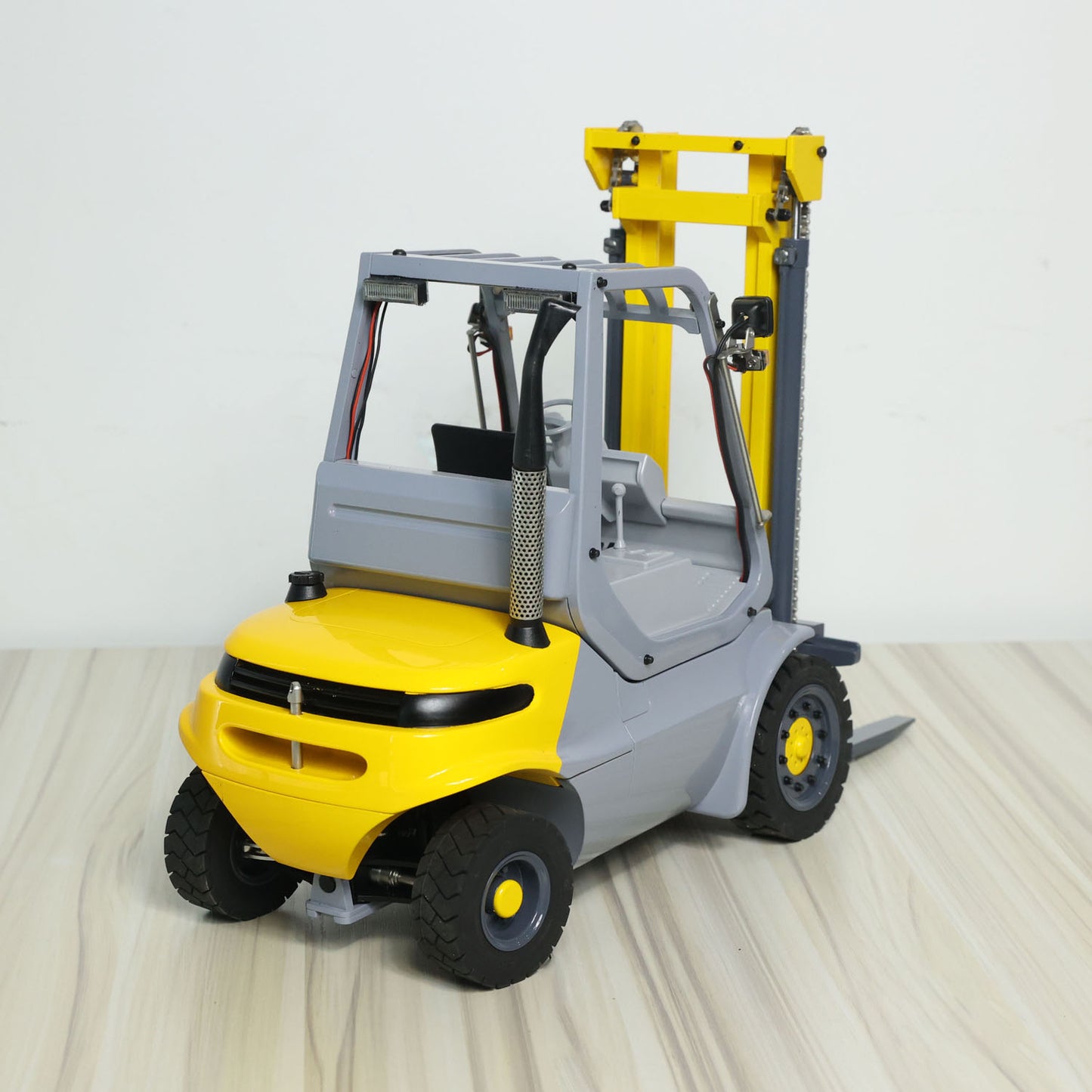 1/14 Hydraulic RC Forklift Wheeled Transfer Car Metal Construction Vehicles